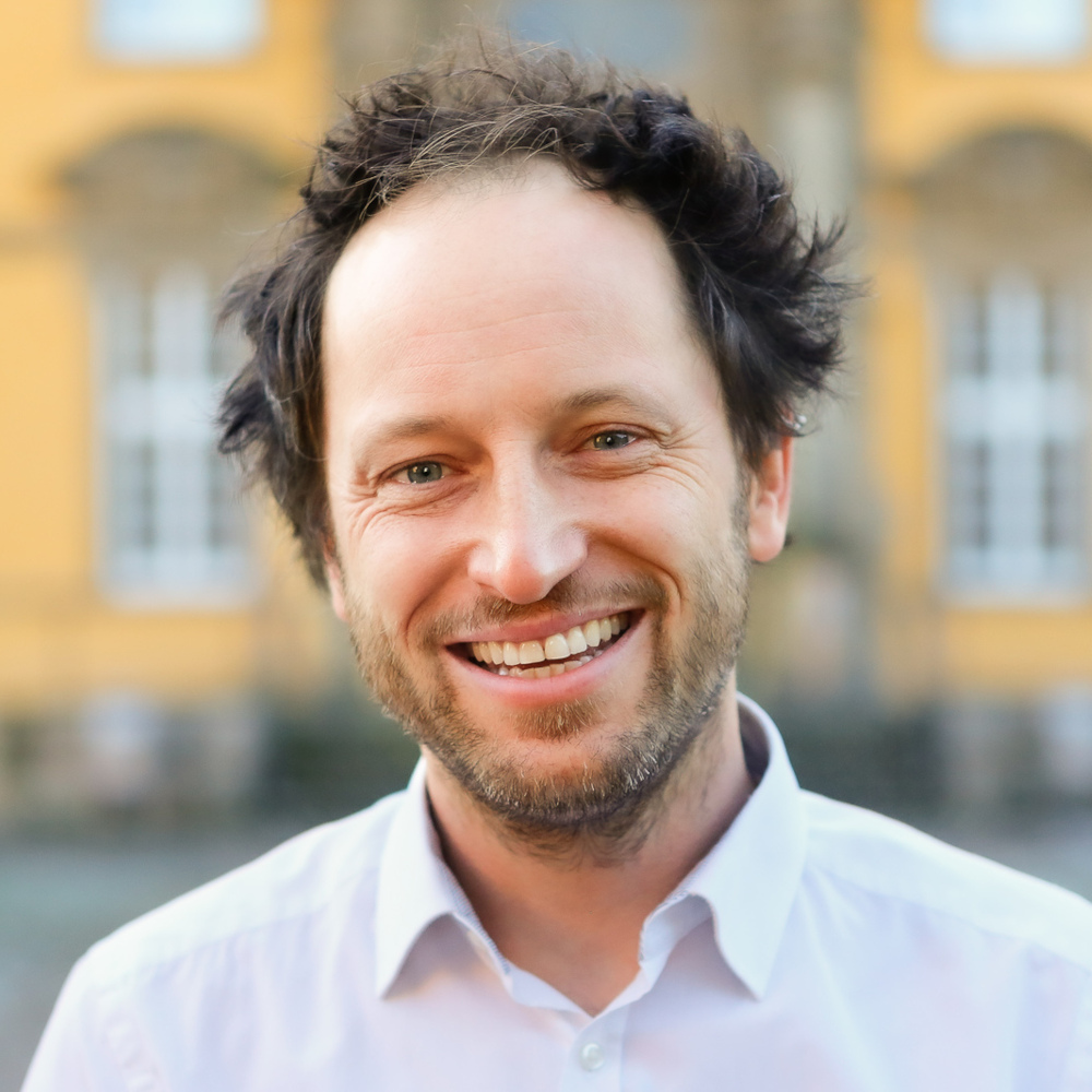 Portrait von Dr. Tim Christian Kietzmann, Professor für Maschinelles Lernen